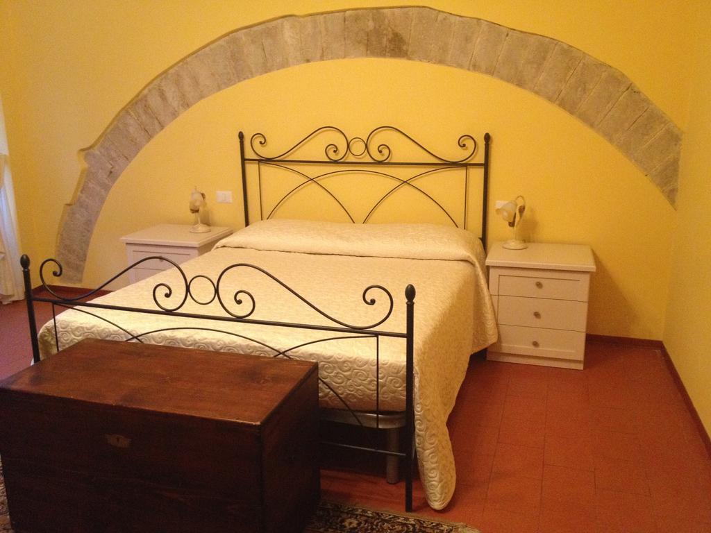 B&B La Dimora Del Capitano Фабриано Стая снимка