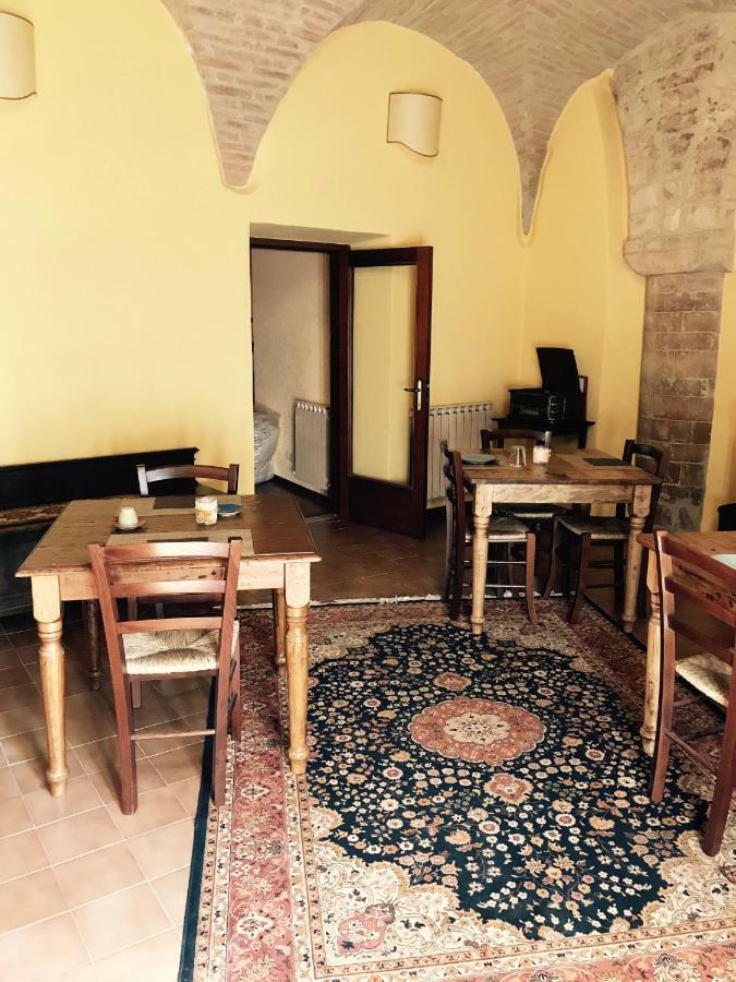 B&B La Dimora Del Capitano Фабриано Екстериор снимка